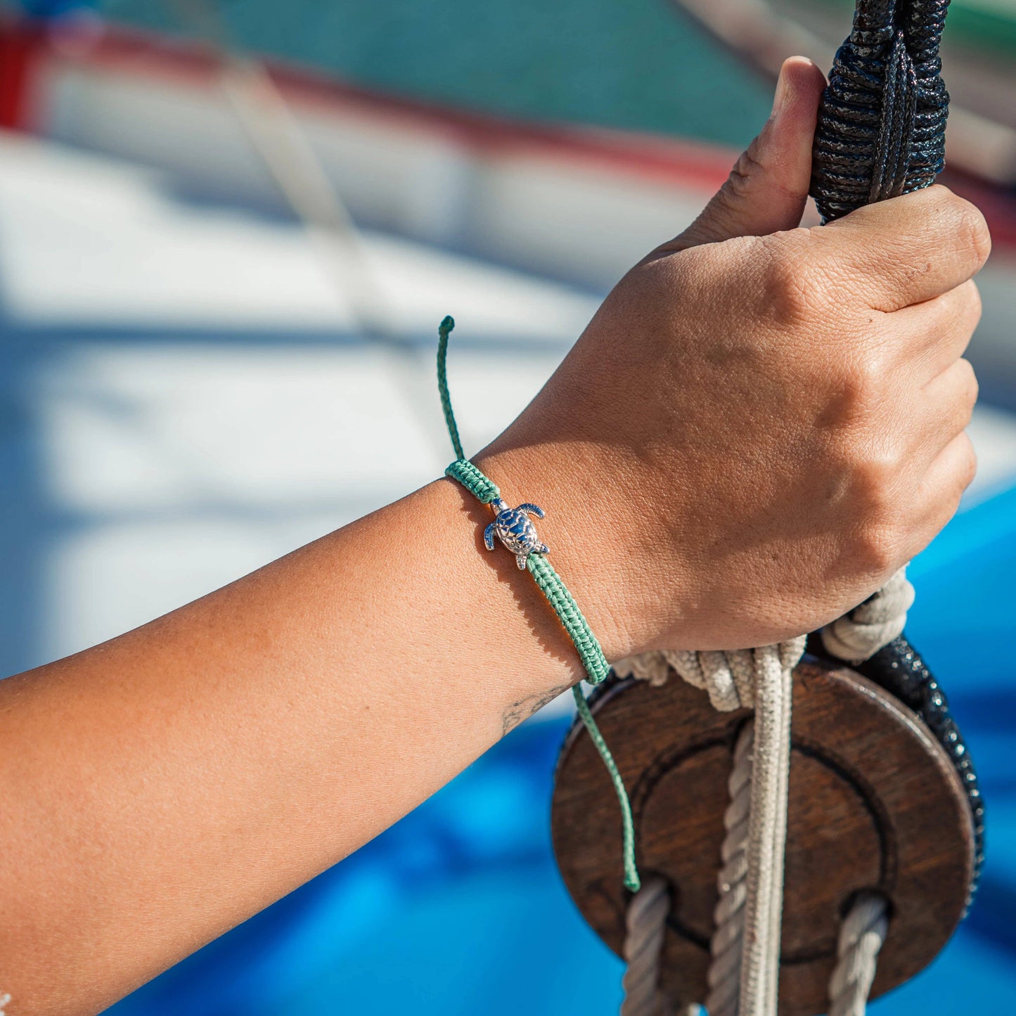 4ocean Sea Turtle Rescue Bracelet - Seafoam Green [6-pack]